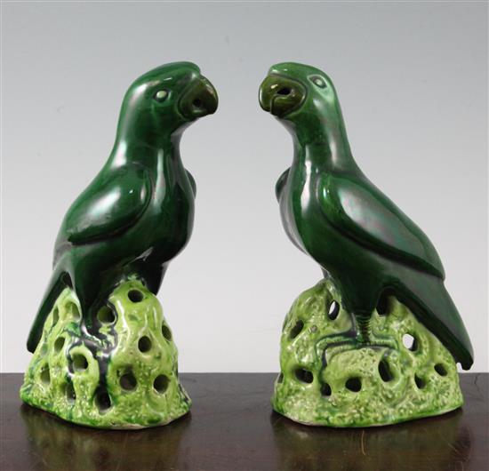 Two Chinese green glazed pottery models of parrots, late 19th/early 20th century, 20cm